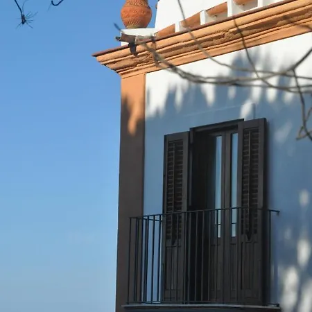 Del Vescovo בית הארחה 4*