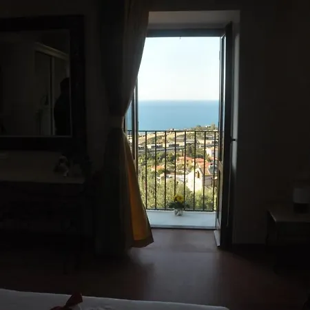 בית הארחה Del Vescovo 4*