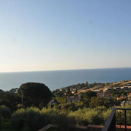 Del Vescovo בית הארחה