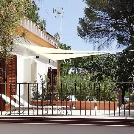 Del Vescovo בית הארחה