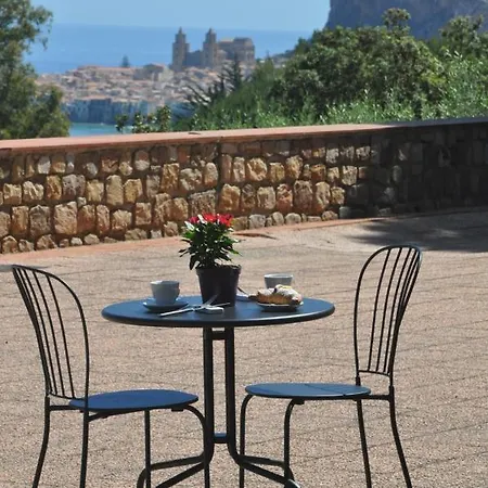 בית הארחה Del Vescovo 4*