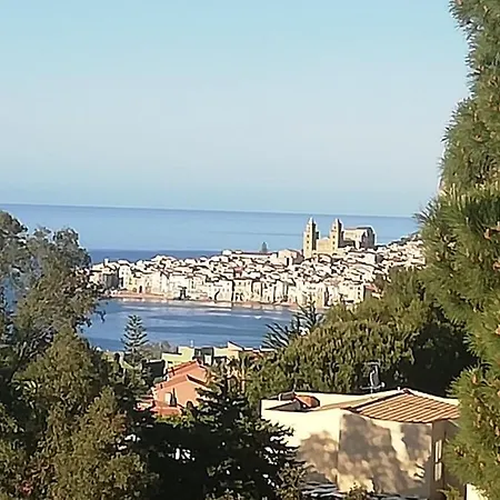 בית הארחה Del Vescovo צ'פאלו