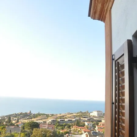 Del Vescovo 4* צ'פאלו