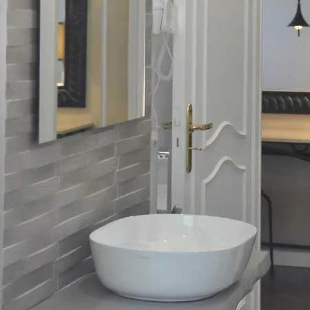 Del Vescovo 4* צ'פאלו