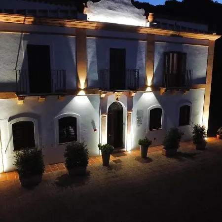 בית הארחה Del Vescovo 4*